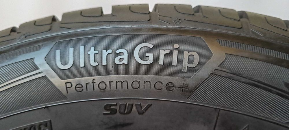 2X 225/60R18 104V Goodyear ultra grip Performance+ SUV 353E
