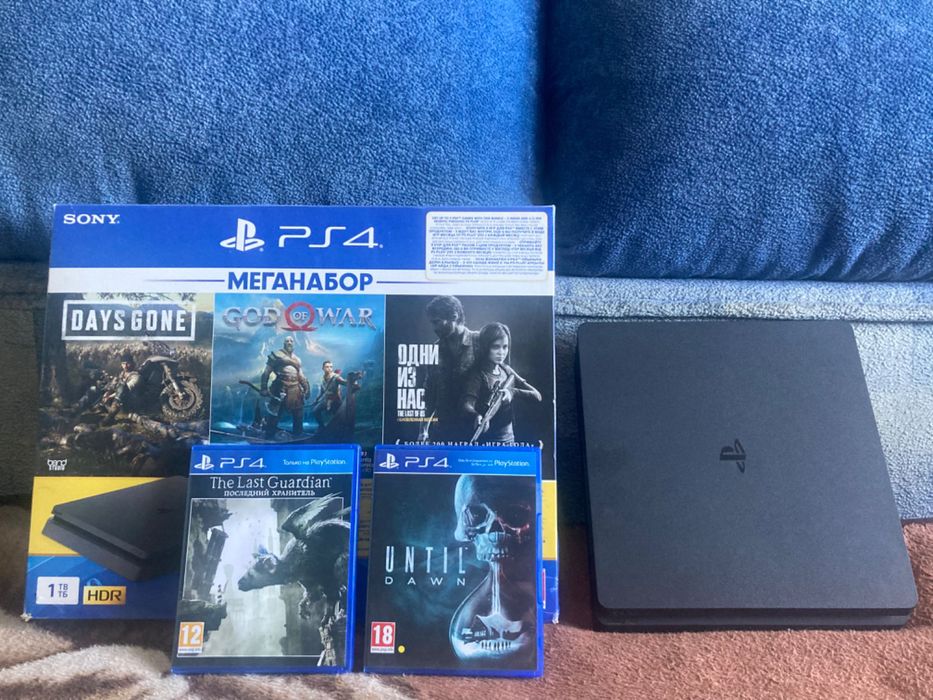 PS4 1TB + 2 игры в идеальном состоянии