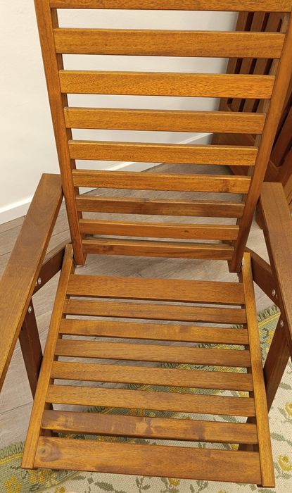 Duas Cadeiras madeira