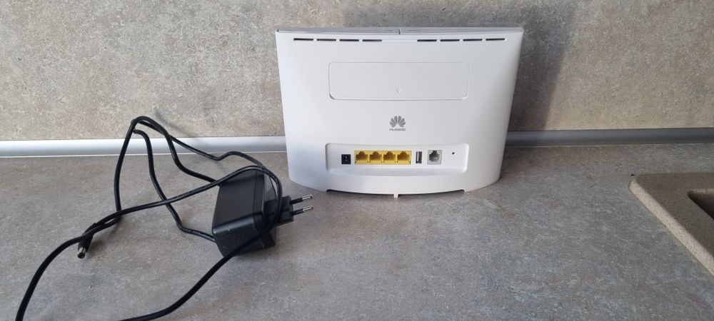 Router Huawei  B252s-23a