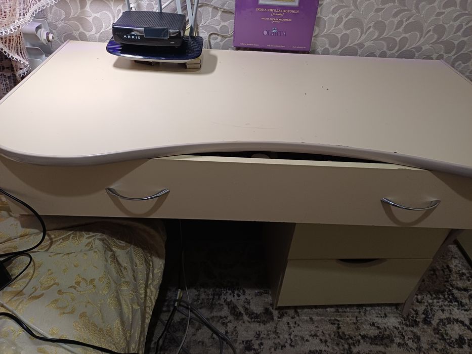 Продам письмовий стіл