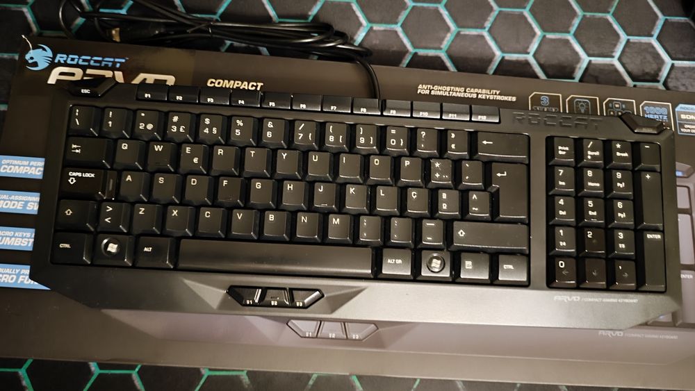 Teclado Roccat Arvo