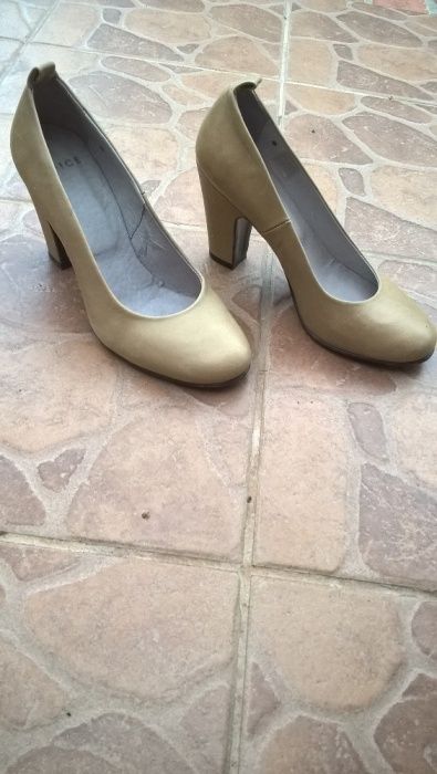 Półbuty oliwkowe roz. 37.