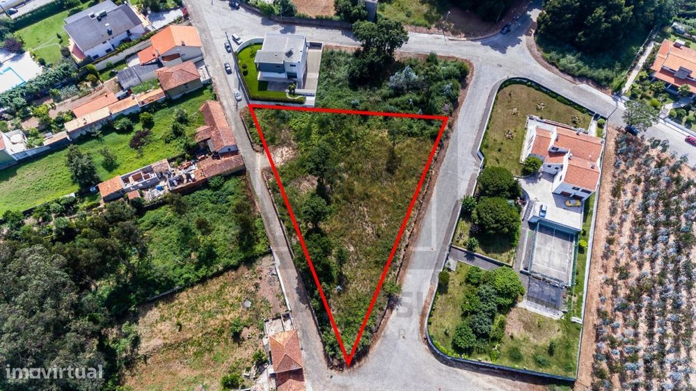 Terreno para construção em Paços de Brandão com 2487 m2