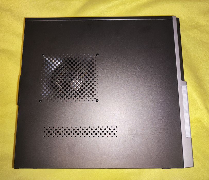 Torre PC ASUS Win 10 Pro.