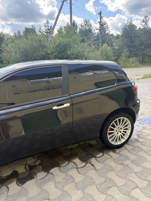 Продам Alfa Romeo 147 1.6