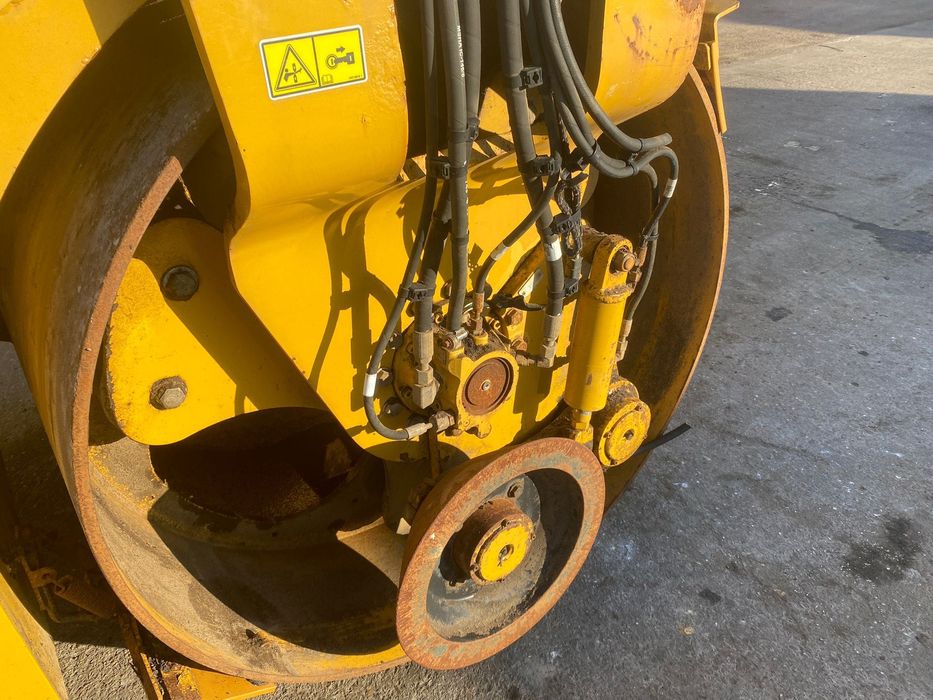 walec wibracyjny CAT CB44B super stan caterpillar CB 44