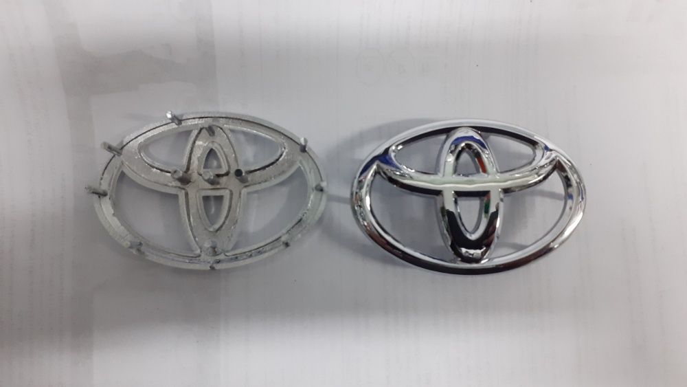 Эмблема значок на решётку,руль Toyota Camry 70,RAV4,Тойота камри 55,50