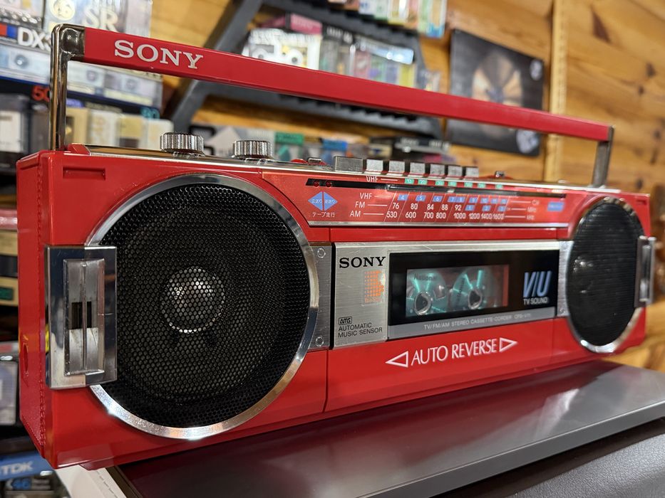 Продам магнитолу Sony CFS-V11