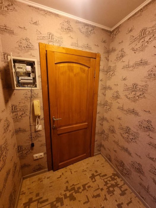 Продам видову велику 1 ком. Квартиру в центрі Хортицького району