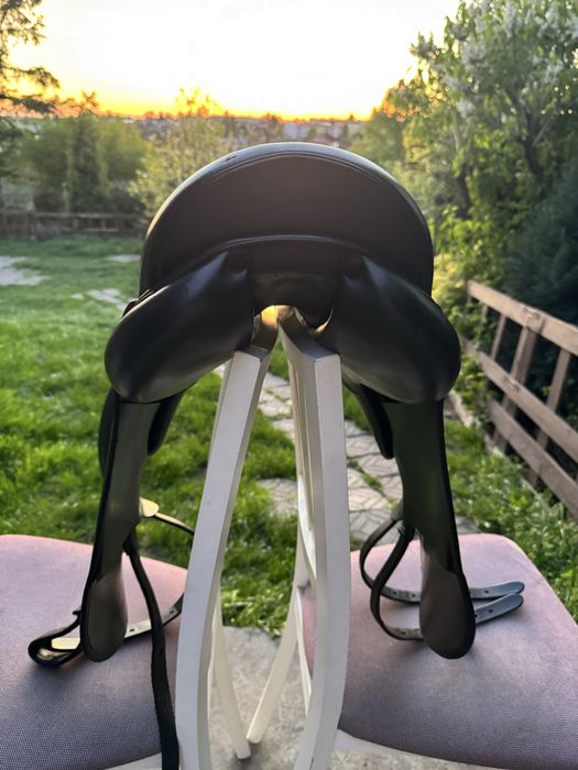 Siodło ujeżdżeniowe 16,5 cala