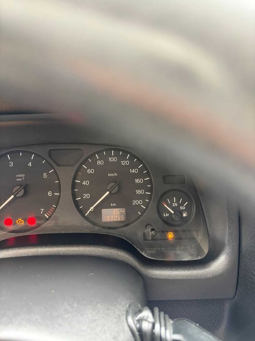 Vendo Astra Caravan.  Ano - 1999 Combustível - Gasolina KMS - 193.000 Carro com manutenção e inspeção em dia.