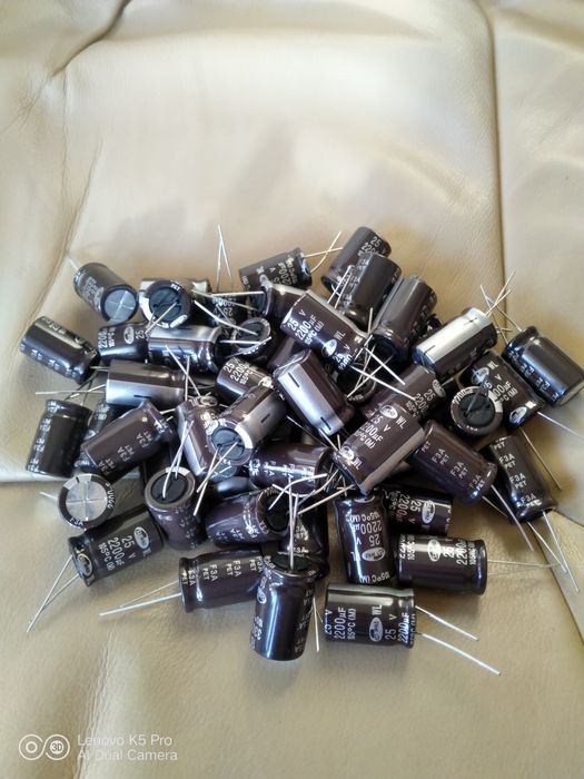 Конденсатори електролітичні нові доброї якості