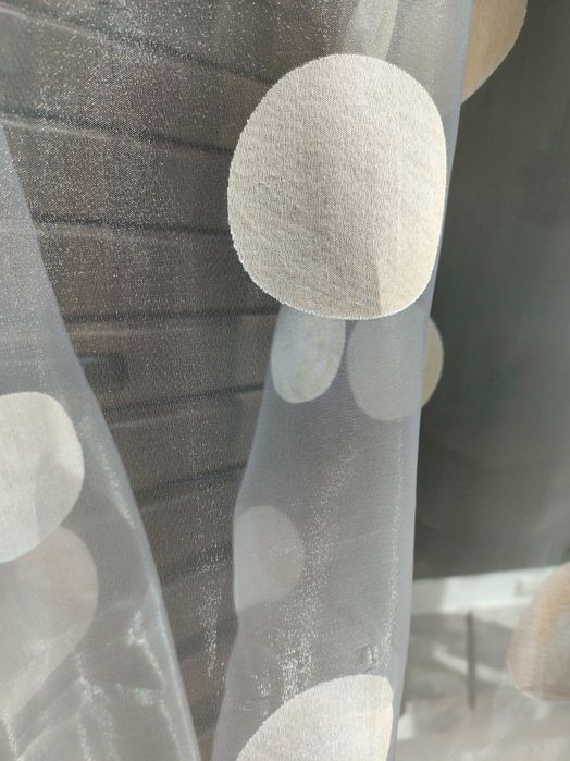 Par de cortinados Usados em bom estado transparente tons de beije