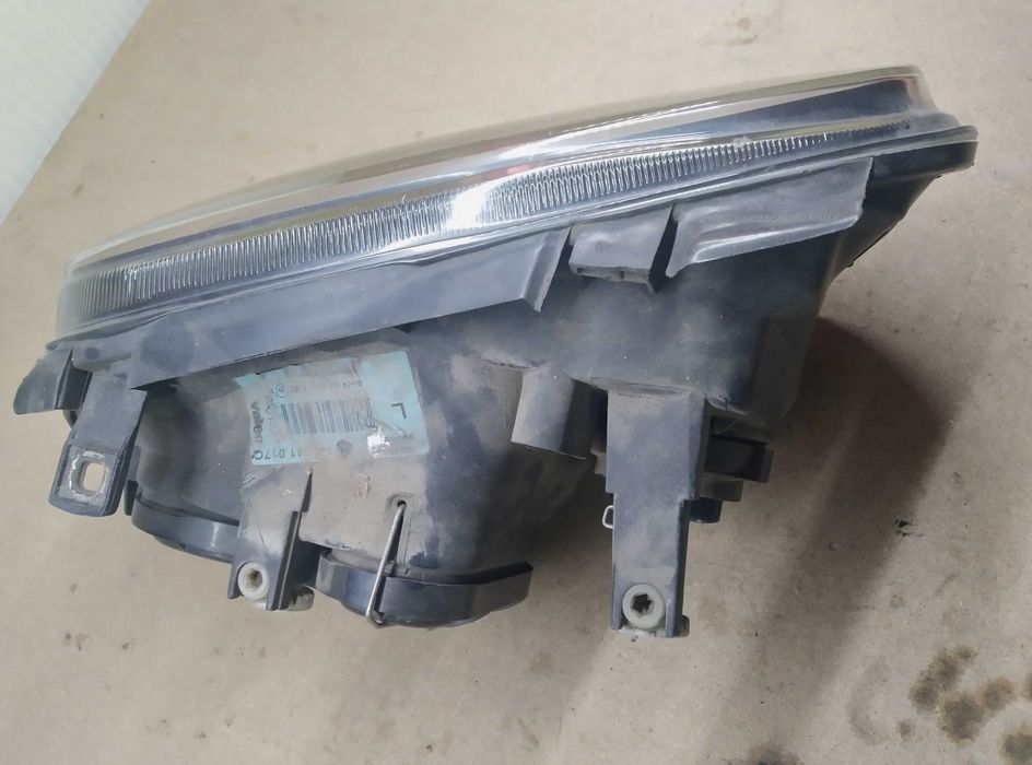 Golf IV lamap lewa czarna orginalna 1J1