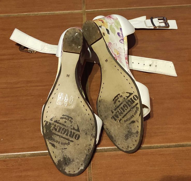 Białe sandały na koturnie rozmiar 36