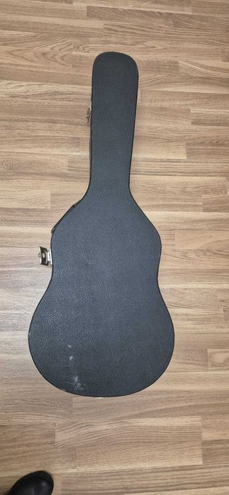 Guitarra clássica Manuel Rodríguez e Hijos usada com estojo rígido