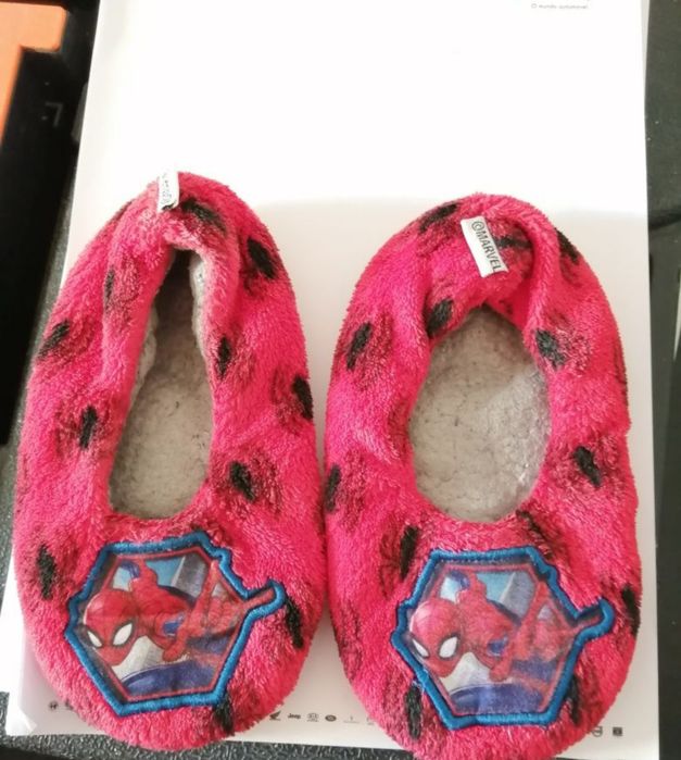 Pantufas Marvel 25