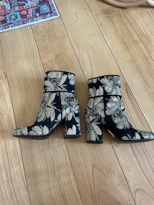 Botki haftowane złote kwiaty