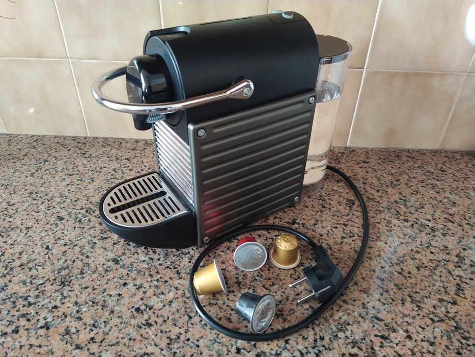 Máquina de café Nespresso casa quarto apartamento vivenda escritório gabinete carro cozinha.