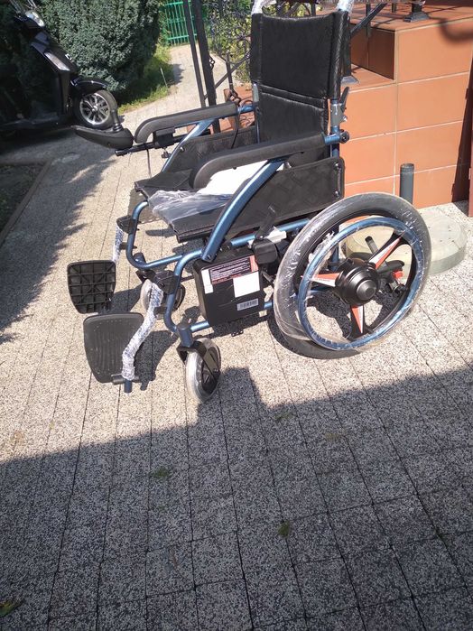Wózek inwalidzki elektryczny skladany