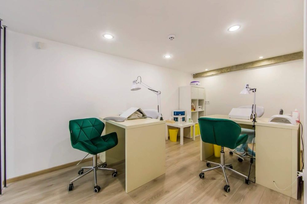 Столи манікюрні 2 шт