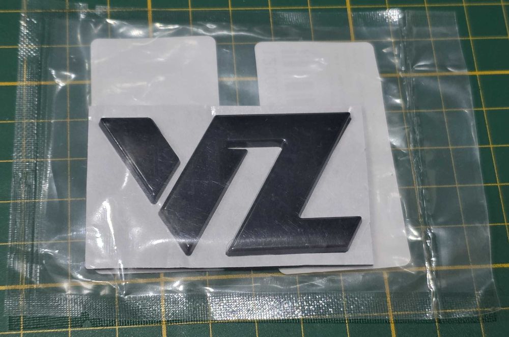 Znaczek emblemat VZ Cupra Formentor Leon Born klapę tył bagażnik czarn