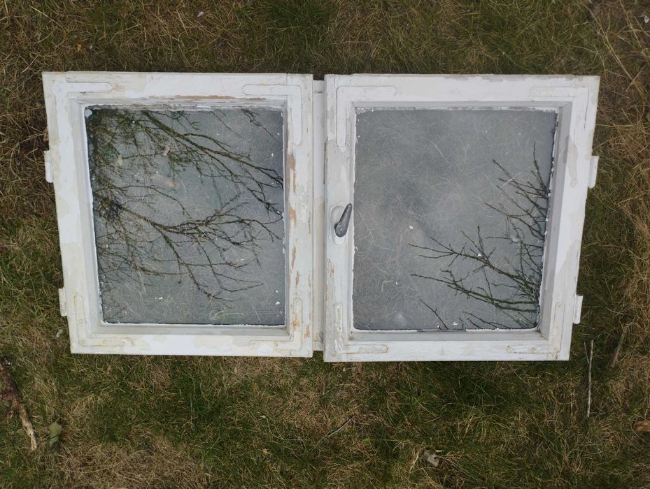 Stare drewniane skrzydła okienne