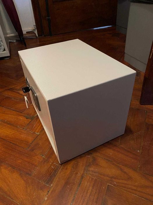 Cofre digital com chave (COMO NOVO)