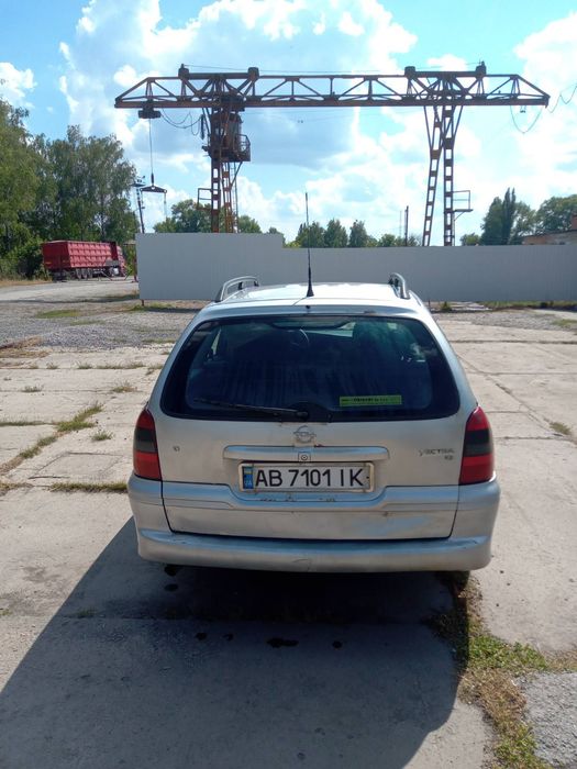Продам Опель вектра В 1.8 газ-бензин