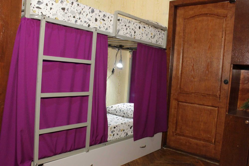 Уютный недорогой хостел на Левобережке, первый этаж, легкий доступ .