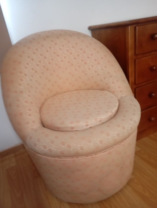 Cadeirão cor laranja