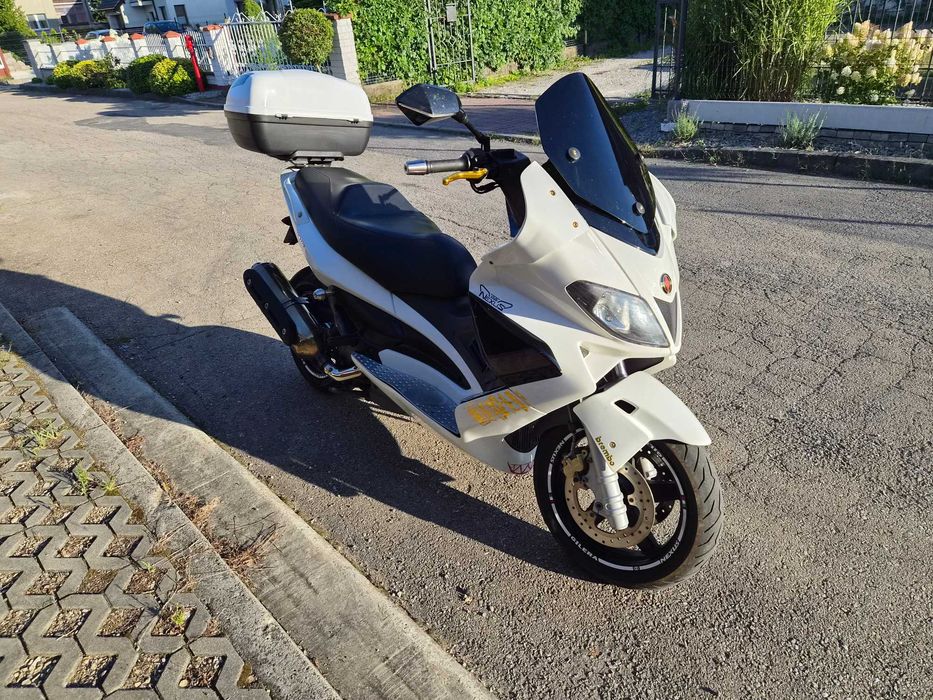 Skuter Gilera Nexus 500