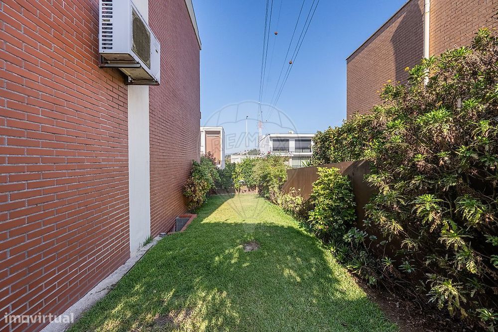 Moradia Gaveto T3 com piscina em Palmeira, Braga!
