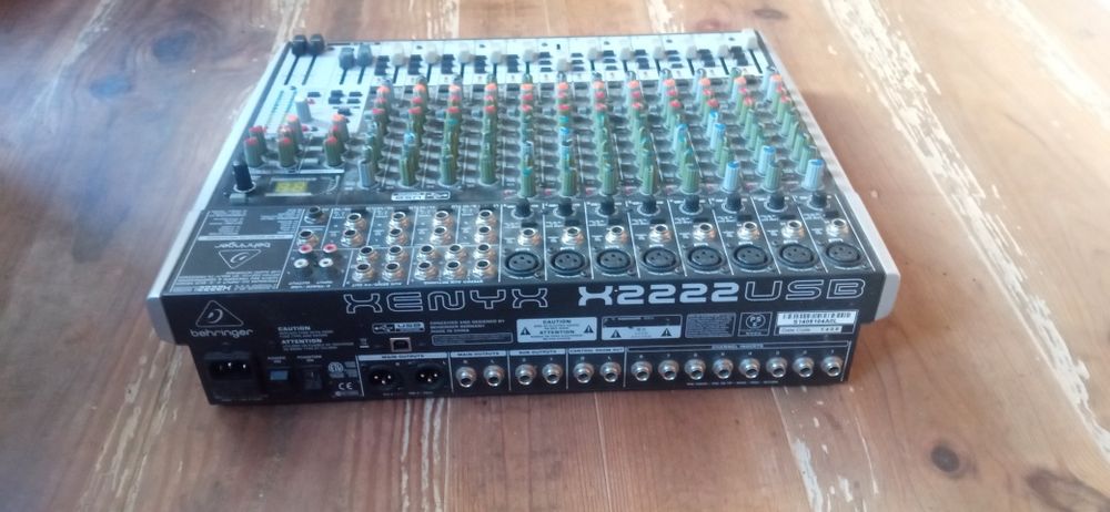 Mesa de Mistura profissional XENYX X2222 USB