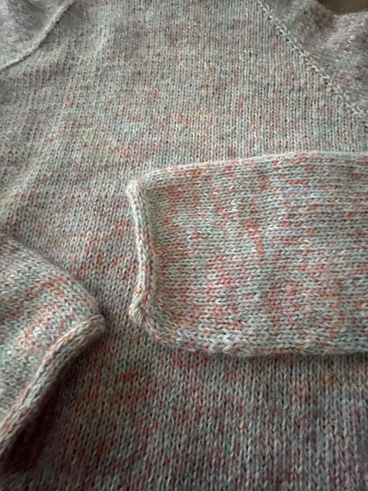 Sweter handmade z kapturem ręcznie robiony z mieszanki z merino  (s/m)