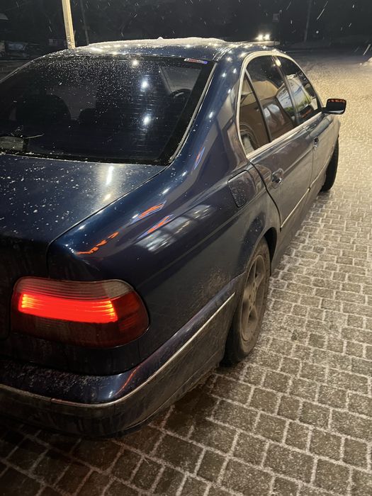 BMW E39.