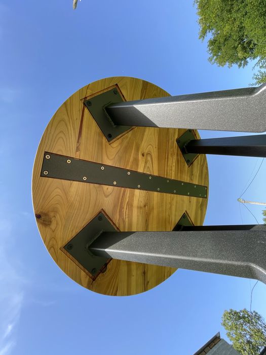 Стіл в стилі лофт D80см з черешні.