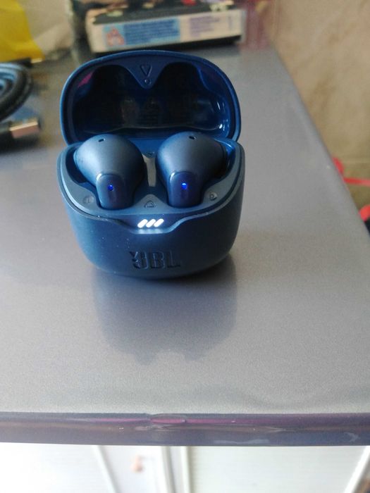 Monitor and various64552486235650123