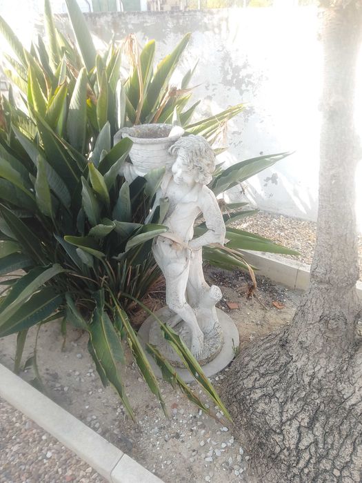 2 figuras em concreto para jardim M/F