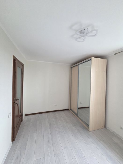 Продам 2 х комнатную квартиру с ремонтом , Авангард