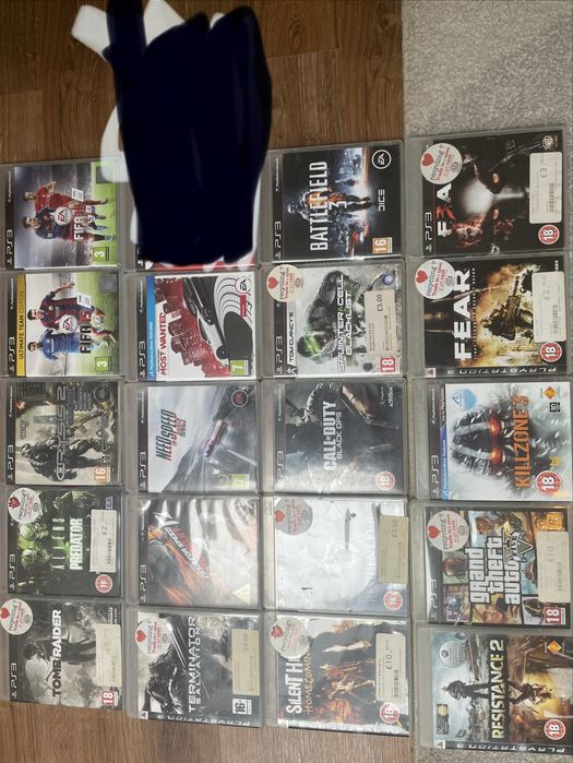 Sony PS3 slim 2pady plus gry