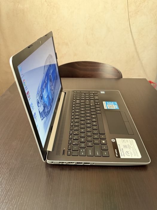 HP 15-da0032wm/ i3-8130/ 16GB/256GB/ ideal