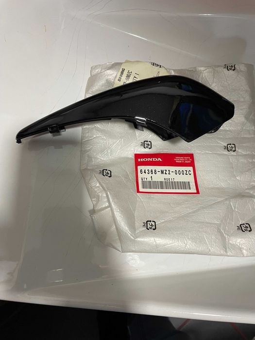 Asa Lateral esquerda ( Honda cbr 1000 F )