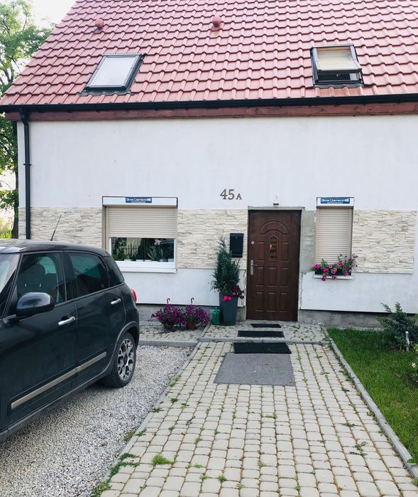 Sprzedam dom bliźniak ,duza dzialka