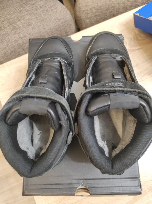 Кроссовки Adidas оригинал 40 размер. Мужские кожаные высокие