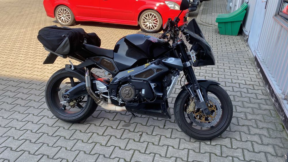 Aprilia RSV 1000 Tuono R