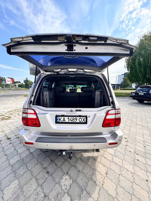 Toyota Land Cruiser 100