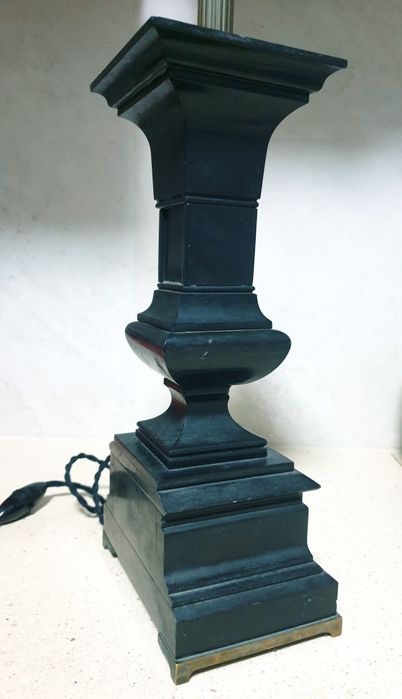 Fantástico antigo candeeiro de mesa francês com pinturas sobre mármore