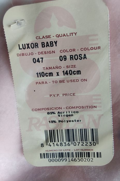 Cobertor para cama bebé cor rosa.